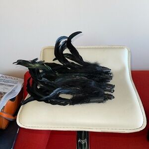 Handmade rooster feather cat toys that can be addicted to a string or separately